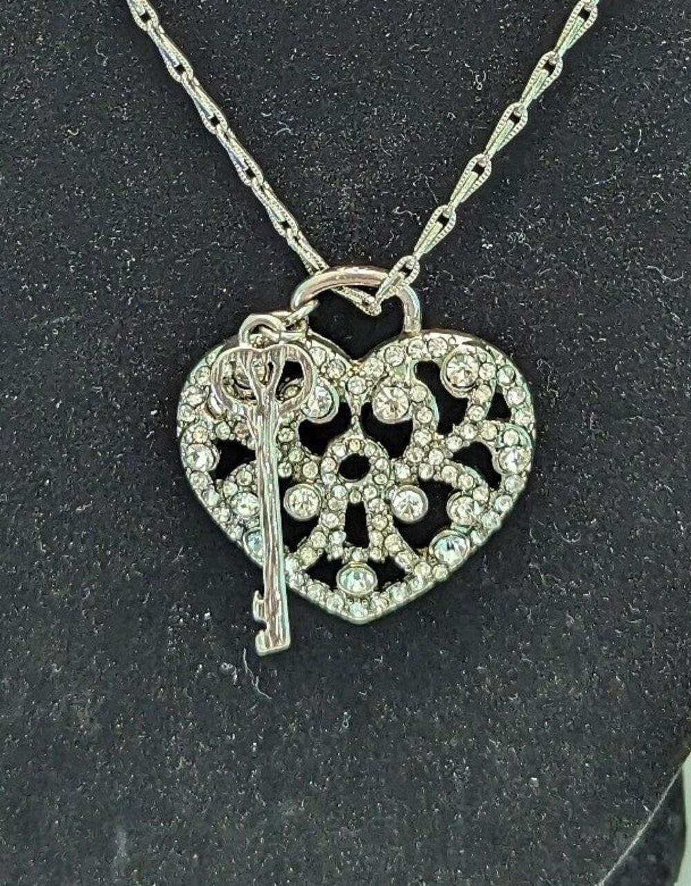 Rhinestone Heart and Key Pendent Necklace